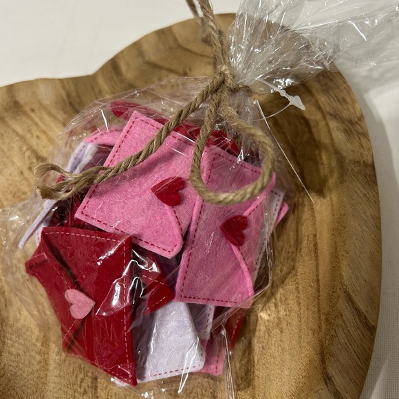 NEW Valentine’s Day Decor Felt Love Notes Hearts Bowl Filler Table Scatter - Picture 2 of 2